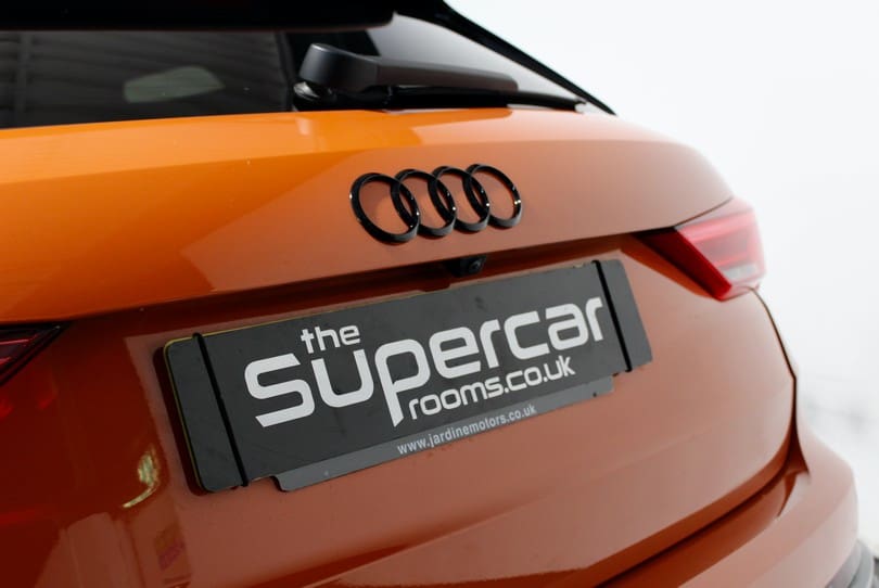 Audi Q3 The Supercar Rooms (39)