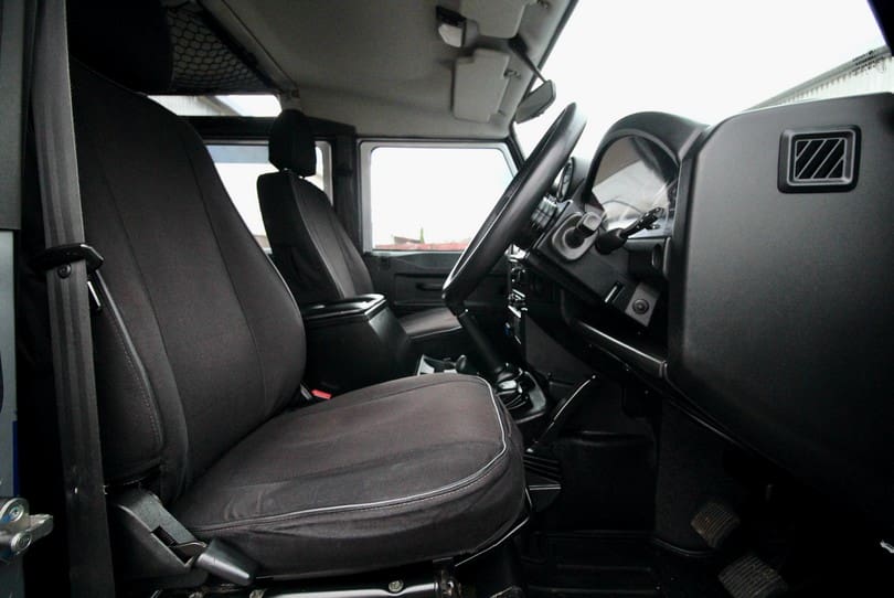 Land Rover Defender 110 The Supercar Rooms (10)