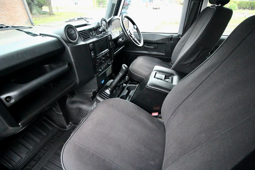 Land Rover Defender 110 The Supercar Rooms (11)