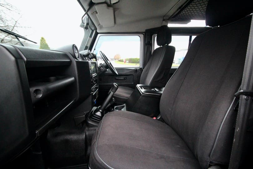 Land Rover Defender 110 The Supercar Rooms (12)