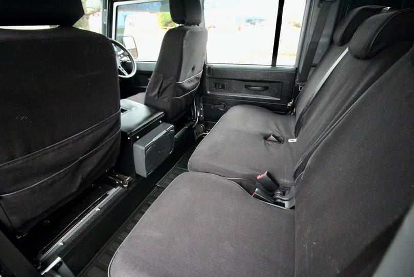 Land Rover Defender 110 The Supercar Rooms (13)