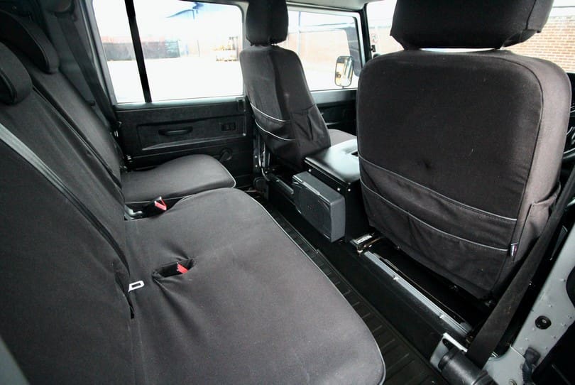 Land Rover Defender 110 The Supercar Rooms (14)