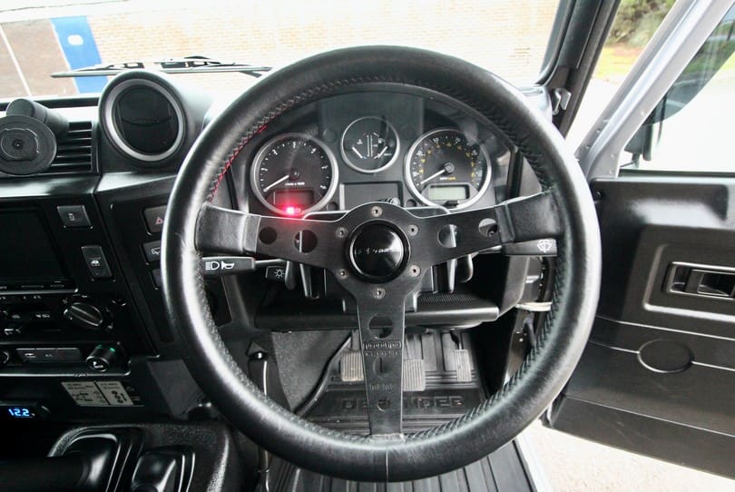 Land Rover Defender 110 The Supercar Rooms (15)
