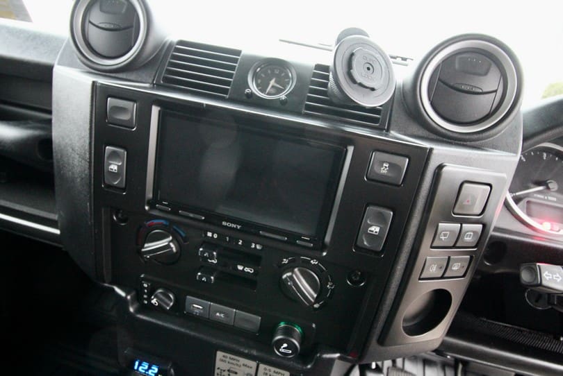 Land Rover Defender 110 The Supercar Rooms (16)