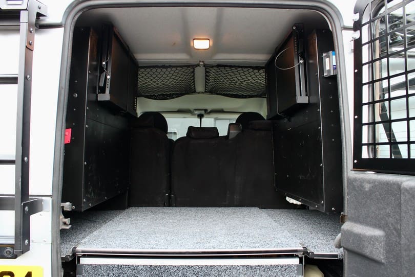 Land Rover Defender 110 The Supercar Rooms (19)
