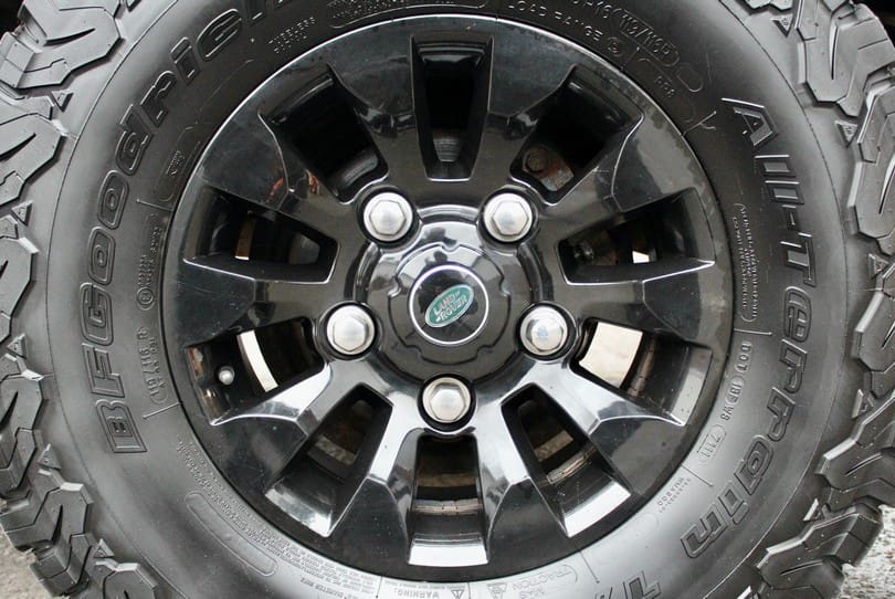 Land Rover Defender 110 The Supercar Rooms (23)