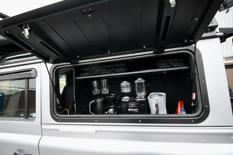 Land Rover Defender 110 The Supercar Rooms (44)