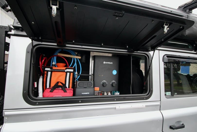 Land Rover Defender 110 The Supercar Rooms (46)