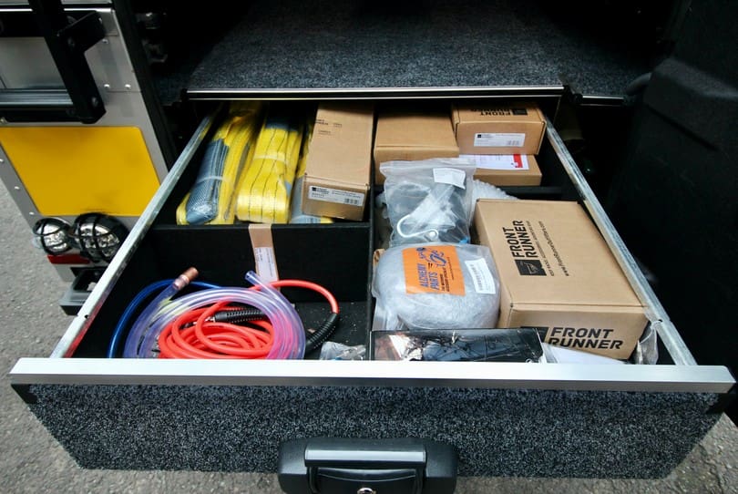 Land Rover Defender 110 The Supercar Rooms (47)