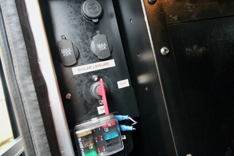 Land Rover Defender 110 The Supercar Rooms (54)