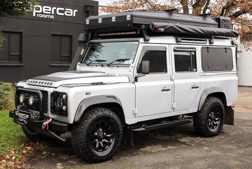 Land Rover Defender 110 The Supercar Rooms (7)