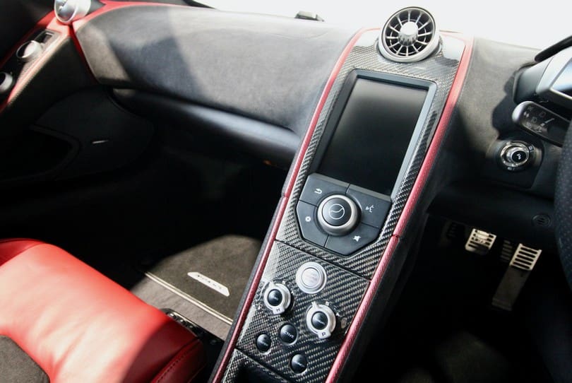 Mclaren Mp4 12c The Supercar Rooms (14)