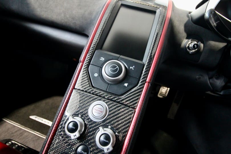 Mclaren Mp4 12c The Supercar Rooms (15)