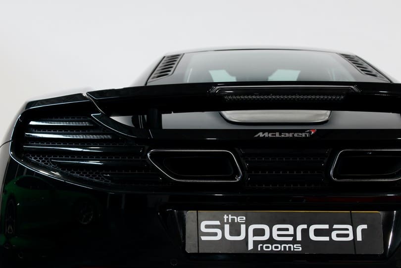 Mclaren Mp4 12c The Supercar Rooms (34)