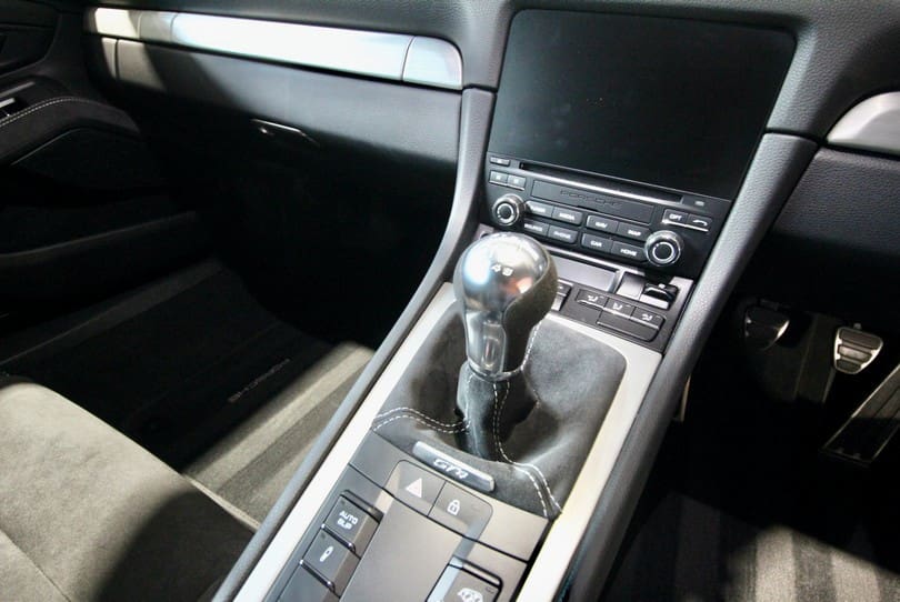 Porsche 718 Cayman Gt4 The Supercar Rooms (14)