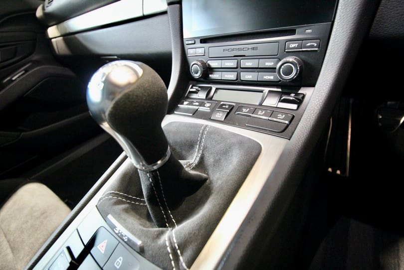 Porsche 718 Cayman Gt4 The Supercar Rooms (15)