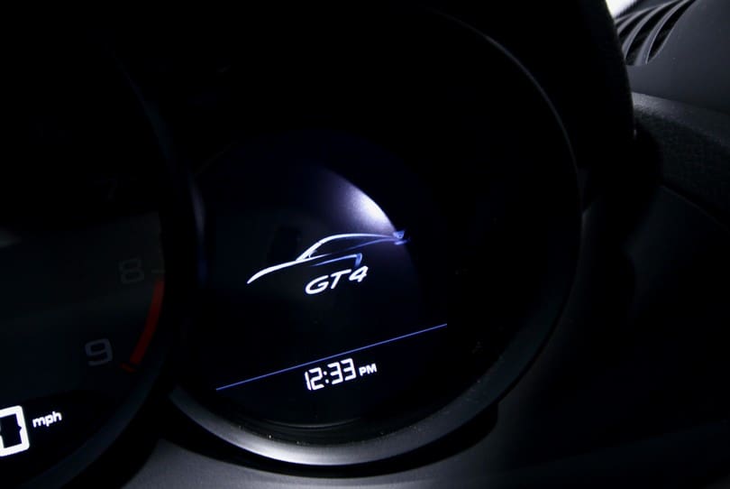 Porsche 718 Cayman Gt4 The Supercar Rooms (20)