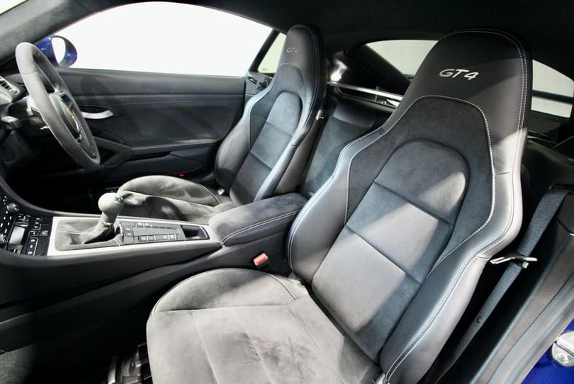 Porsche 718 Cayman Gt4 The Supercar Rooms (31)