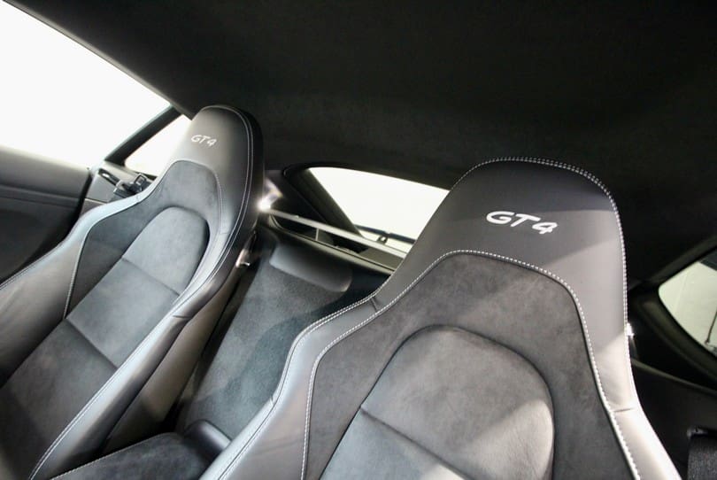 Porsche 718 Cayman Gt4 The Supercar Rooms (32)