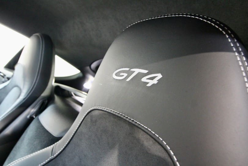 Porsche 718 Cayman Gt4 The Supercar Rooms (33)