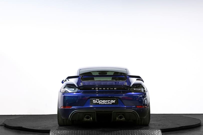 Porsche 718 Cayman Gt4 The Supercar Rooms (4)
