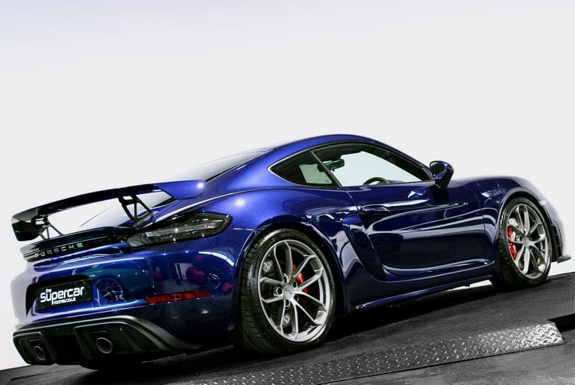 Porsche 718 Cayman Gt4 The Supercar Rooms (53)