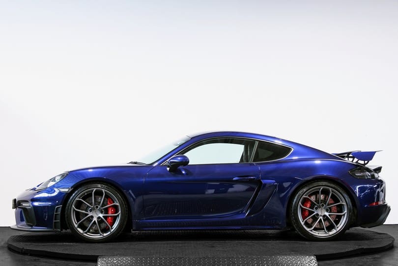 Porsche 718 Cayman Gt4 The Supercar Rooms (6)