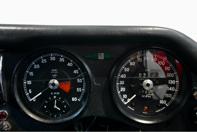 Jaguar E Type 2+2 The Supercar Rooms (15)