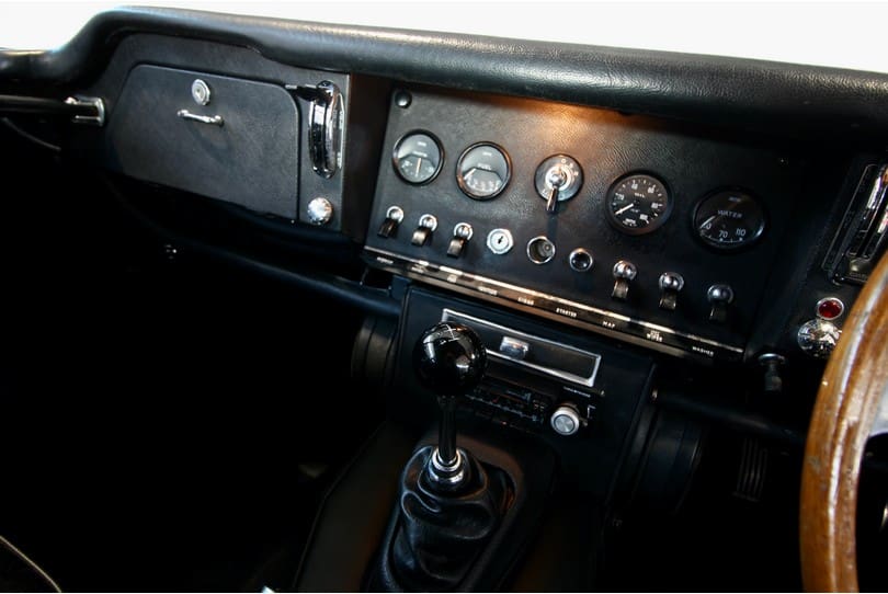 Jaguar E Type 2+2 The Supercar Rooms (17)