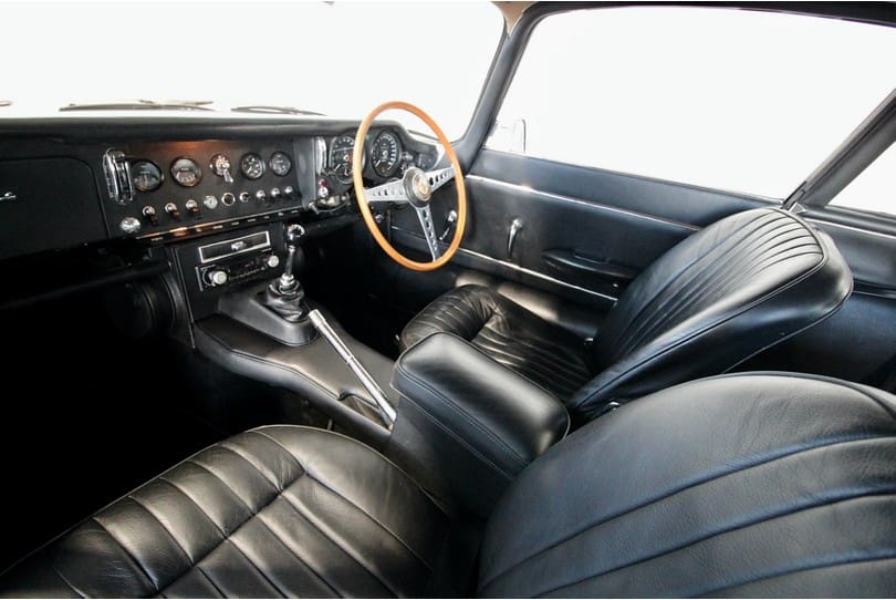 Jaguar E Type 2+2 The Supercar Rooms (21)