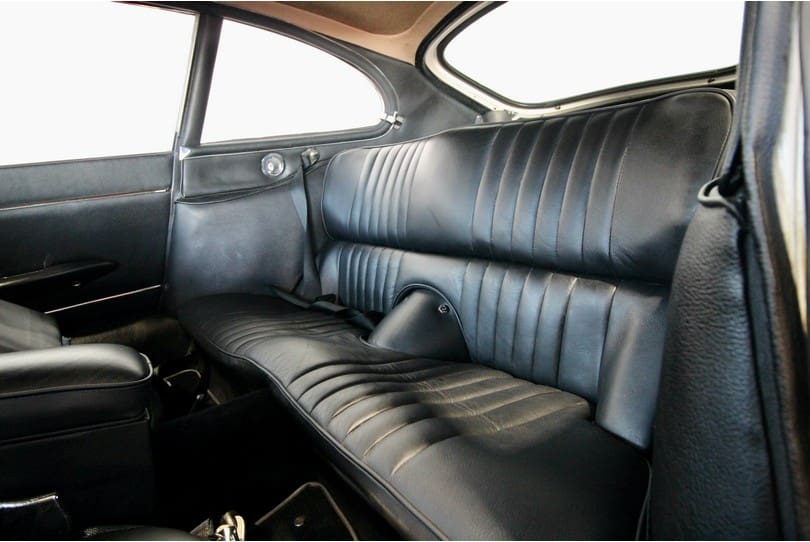 Jaguar E Type 2+2 The Supercar Rooms (23)