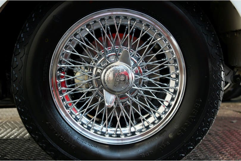 Jaguar E Type 2+2 The Supercar Rooms (27)