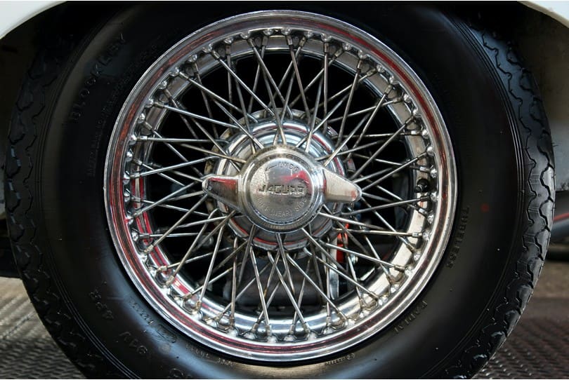 Jaguar E Type 2+2 The Supercar Rooms (28)