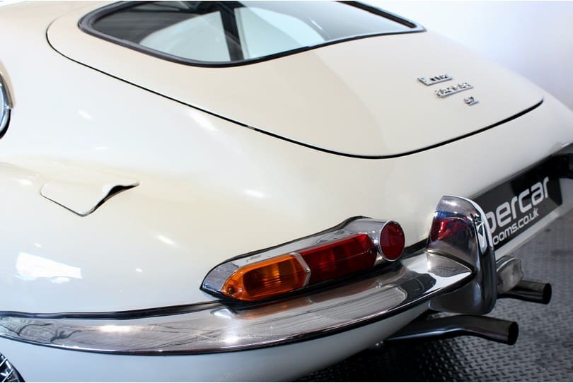 Jaguar E Type 2+2 The Supercar Rooms (34)
