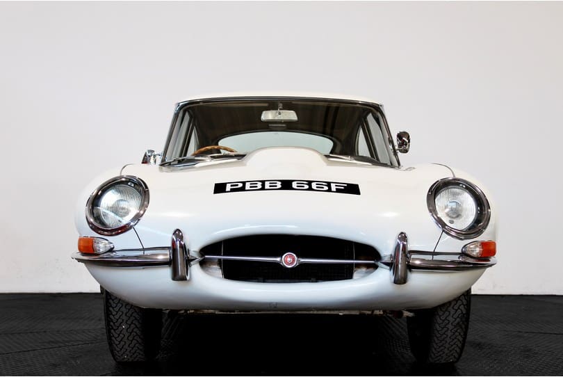 Jaguar E Type 2+2 The Supercar Rooms (36)