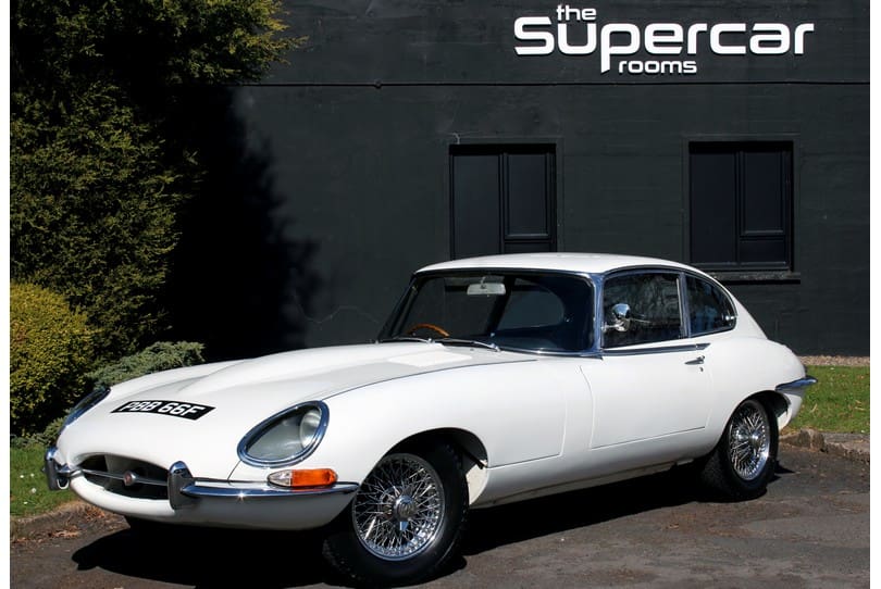 Jaguar E Type 2+2 The Supercar Rooms (41)