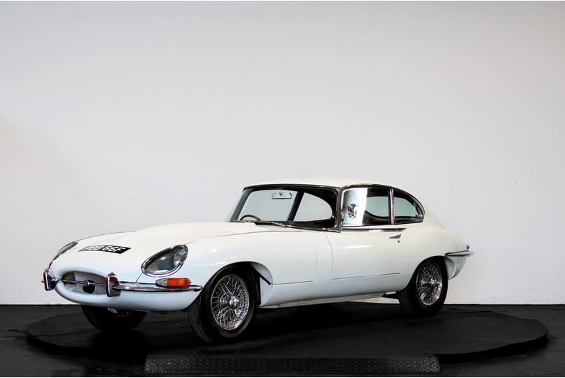 Jaguar E Type 2+2 The Supercar Rooms (7)