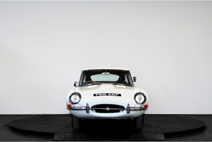 Jaguar E Type 2+2 The Supercar Rooms (8)