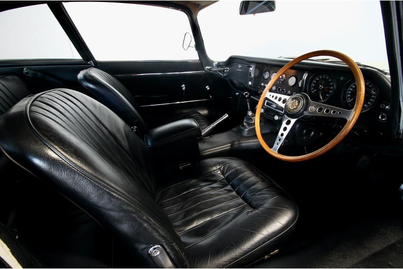 Jaguar E Type 2+2 The Supercar Rooms (9)