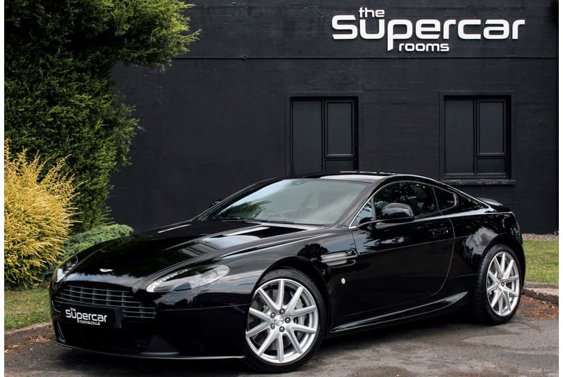 Aston Martin Vantage 4.7 The Supercar Rooms (42)