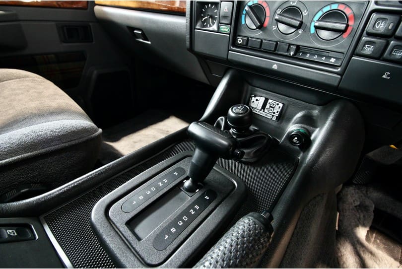 Range Rover Classic The Supercar Rooms (14)