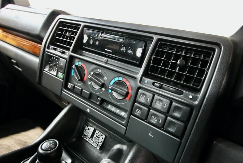 Range Rover Classic The Supercar Rooms (15)