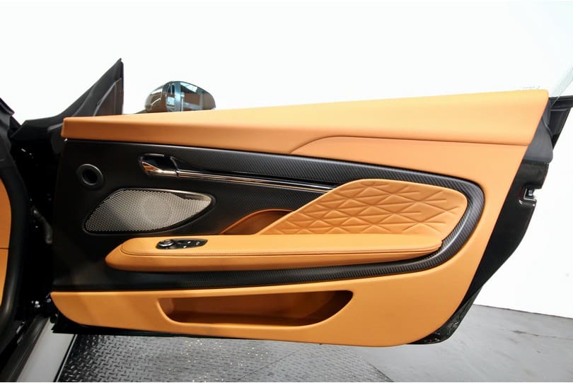 Aston Martin Db12 The Supercar Rooms (24)