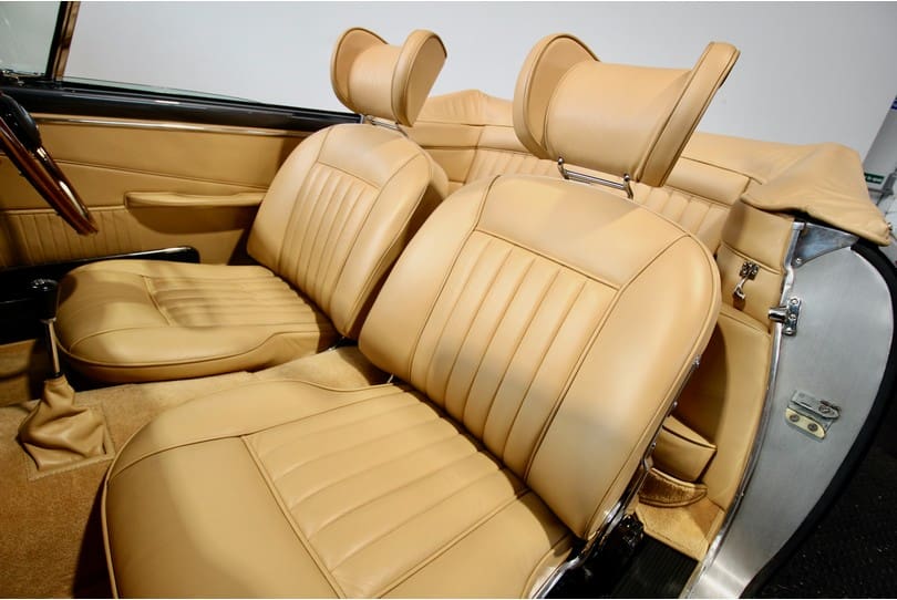 Aston Martin Db5 Convertible The Supercar Rooms (26)