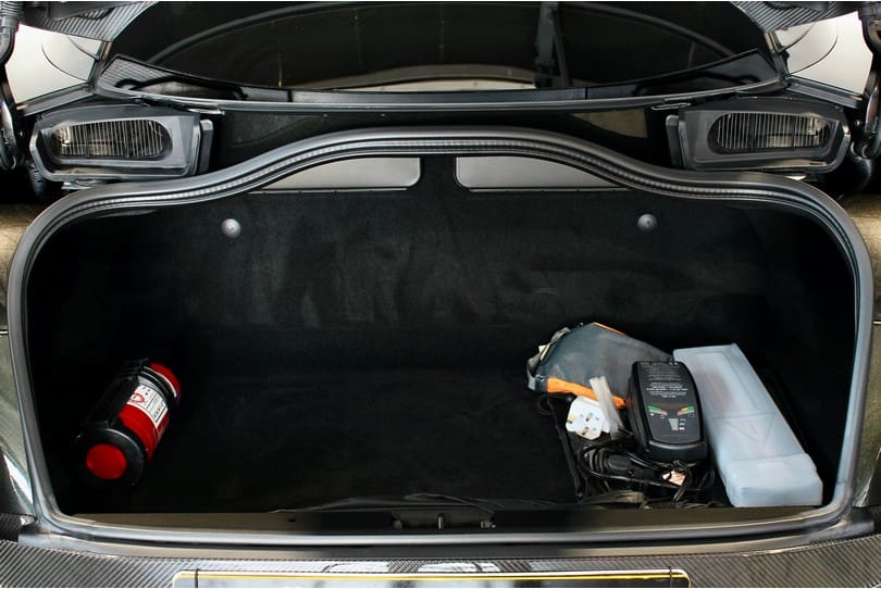 Aston Martin Dbs 770 Ultimate The Supercar Rooms (36)