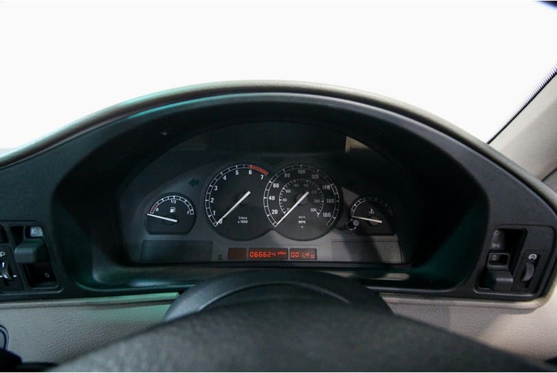 Bmw 850i The Supercar Rooms (15)