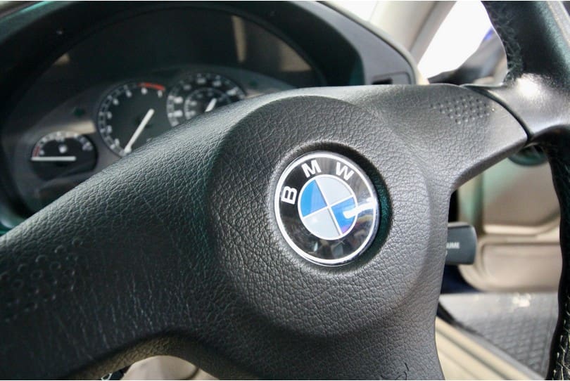 Bmw 850i The Supercar Rooms (20)