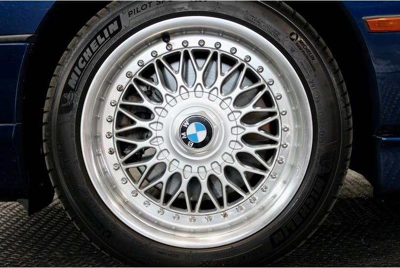 Bmw 850i The Supercar Rooms (32)