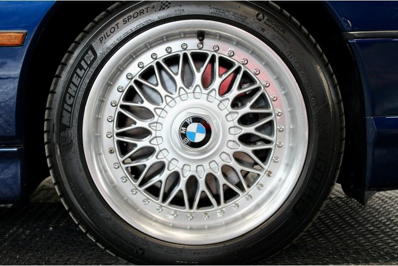 Bmw 850i The Supercar Rooms (34)