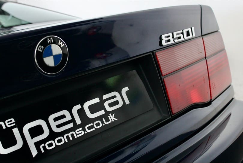 Bmw 850i The Supercar Rooms (42)